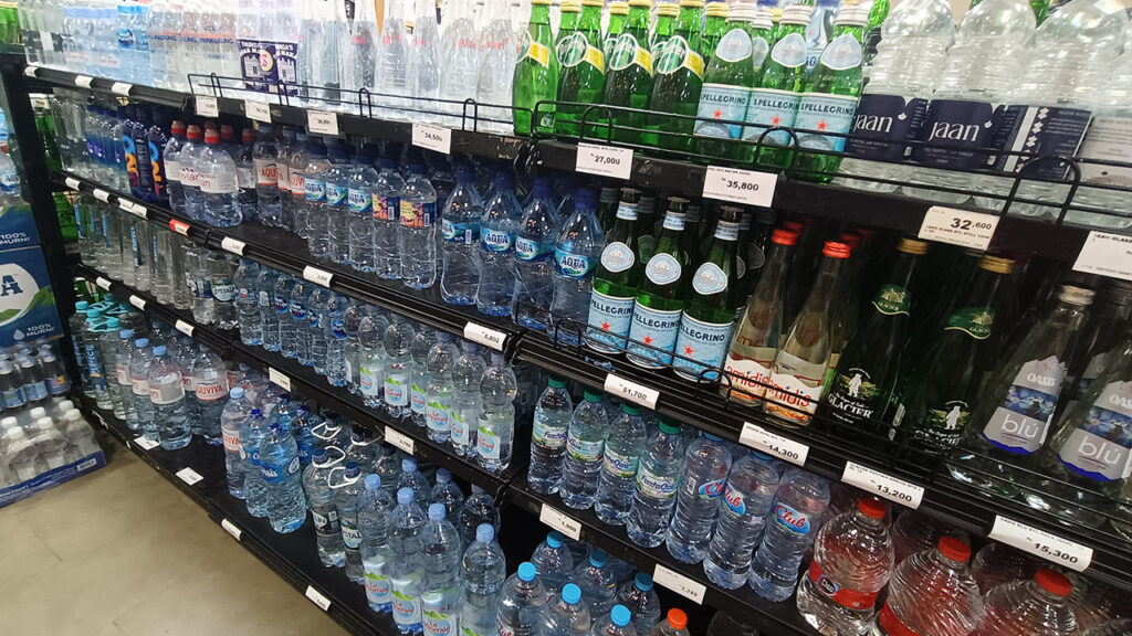 ミネラルぅオーター各種