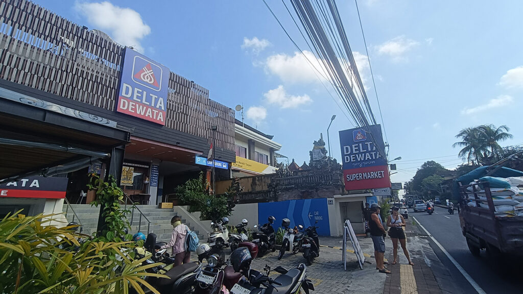 ウブド・デルタデワタスーパー